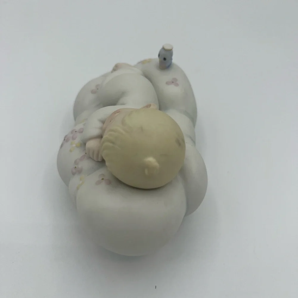521922 Precious‎ Moments Safe in the Arms of Jesus Enesco Boy (1992)